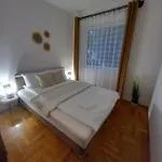 Boglarka Vendeghaz Apartment *